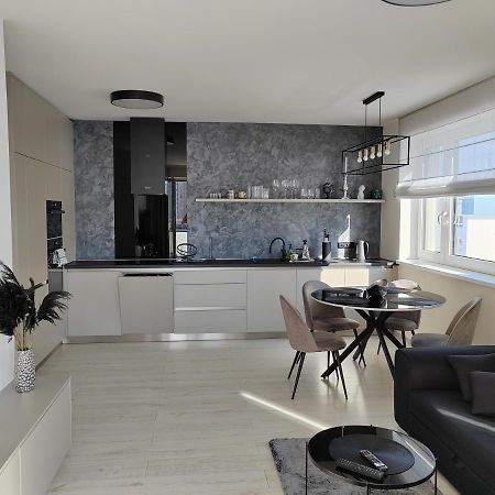 Mbv28 Apartments โปปรัด ภายนอก รูปภาพ