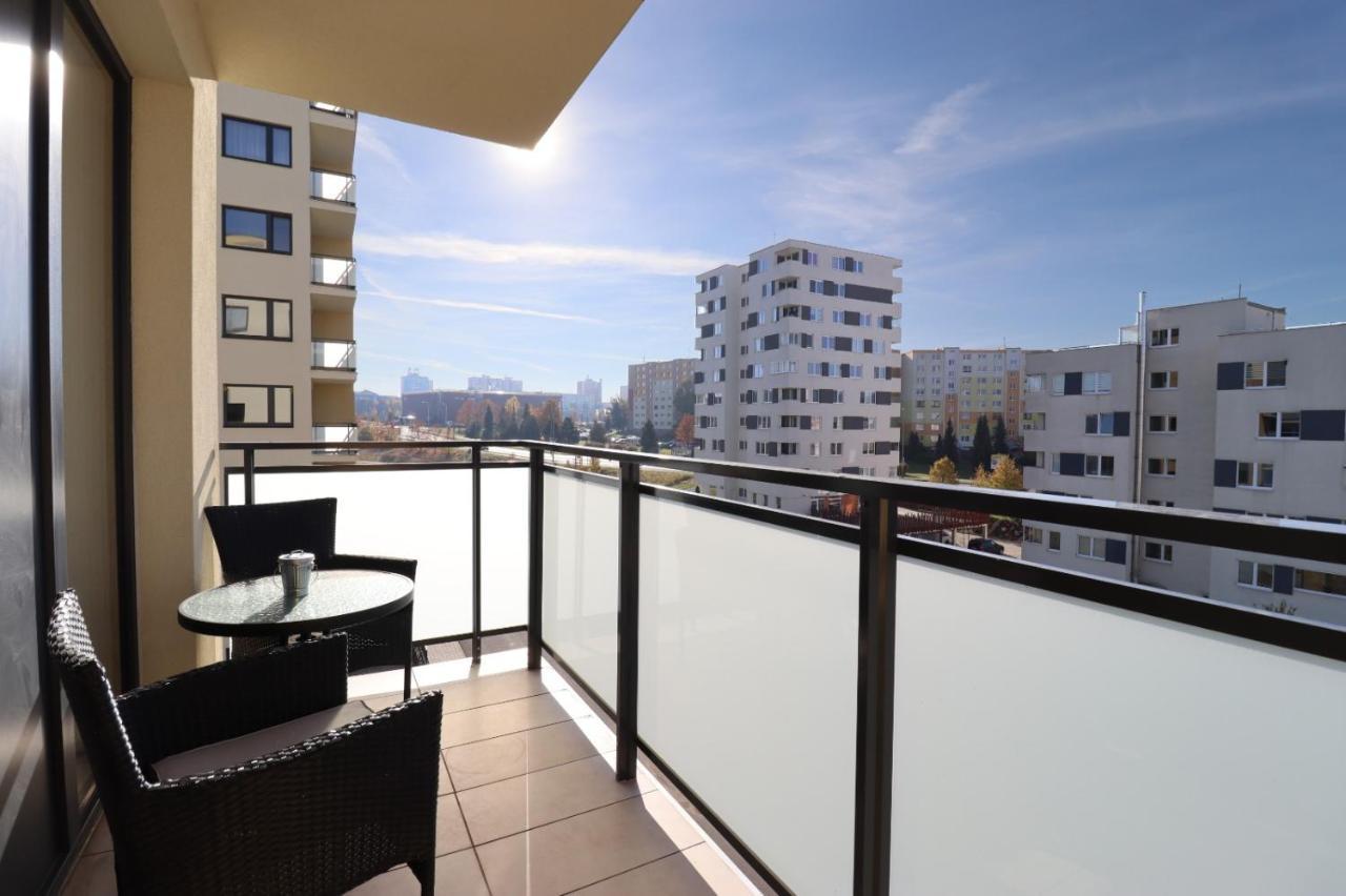 Mbv28 Apartments โปปรัด ภายนอก รูปภาพ