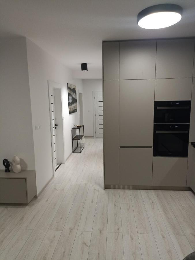 Mbv28 Apartments โปปรัด ภายนอก รูปภาพ