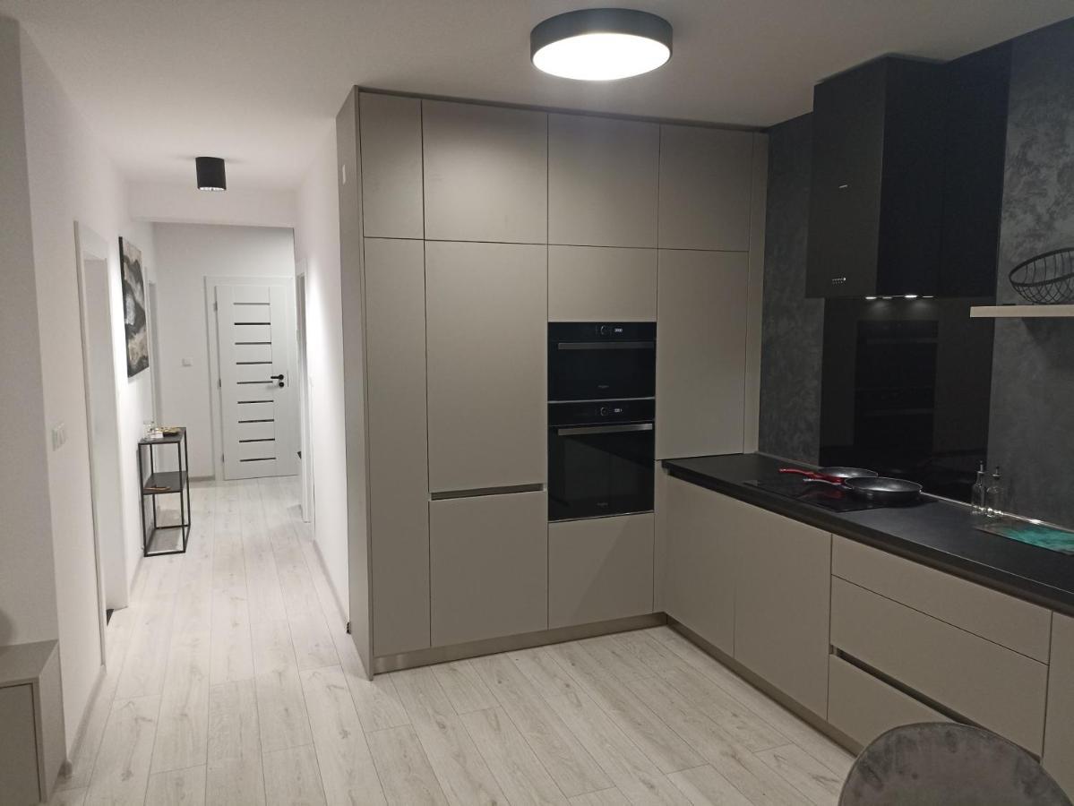 Mbv28 Apartments โปปรัด ภายนอก รูปภาพ