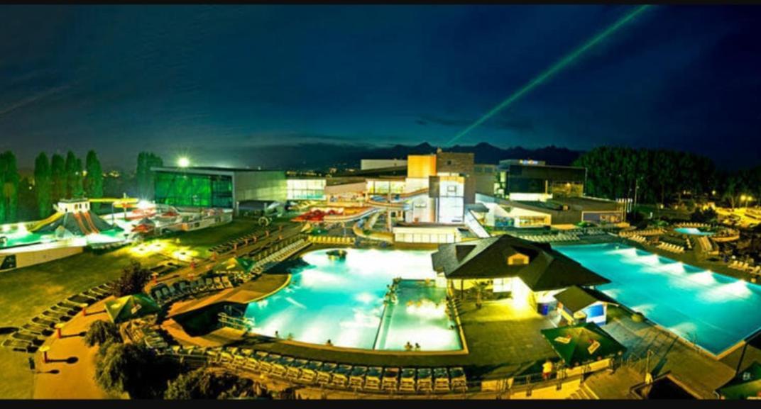 Mbv28 Apartments โปปรัด ภายนอก รูปภาพ