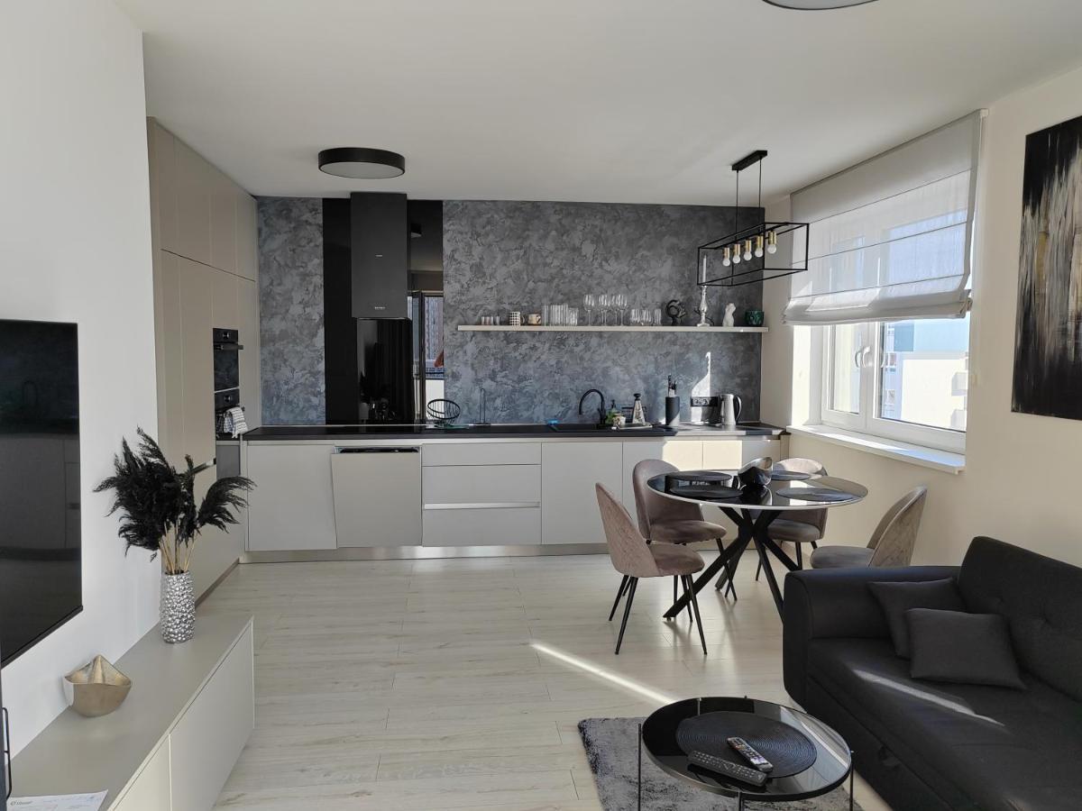 Mbv28 Apartments โปปรัด ภายนอก รูปภาพ